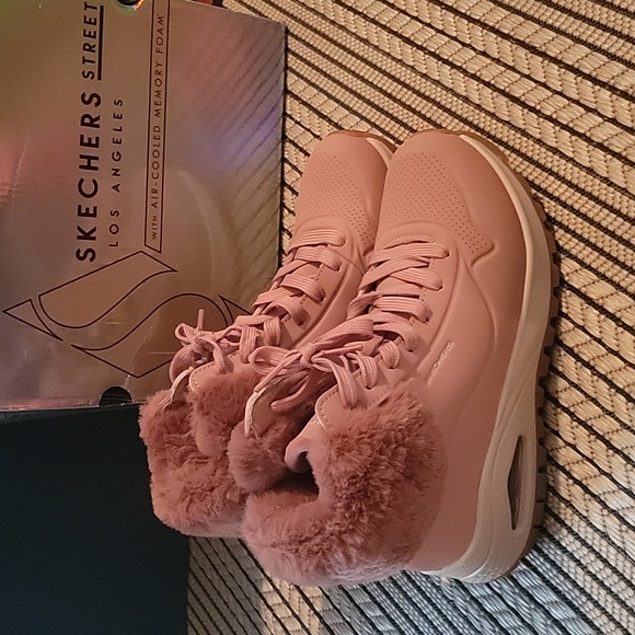 Skechers Shoes - Sketchers boots womans size 7 NIB